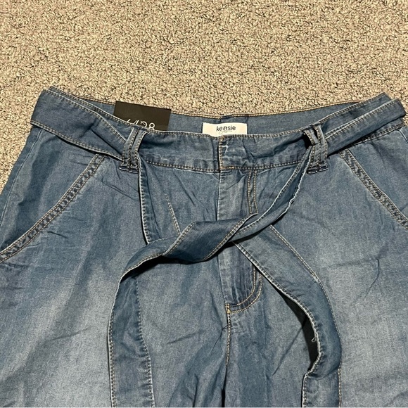 Kensie Shorts Womens 6/28 Blue Belted Soft Lightweight Jean Cuffed NWT - Picture 2 of 10